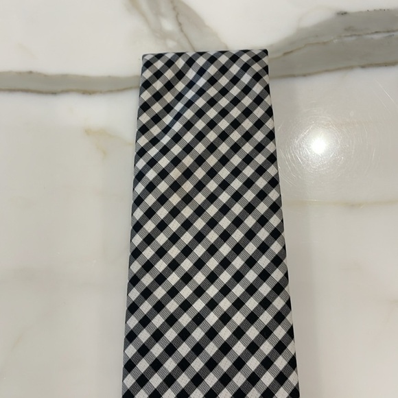 Pierre Cardin Black & White Checked Tie—GREAT Looking!!  Like New Condition!! - Picture 3 of 7
